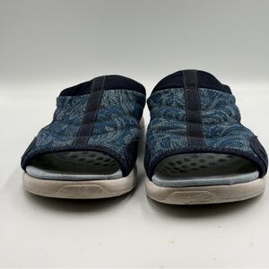 Easy Spirit Blue and Black Sandals